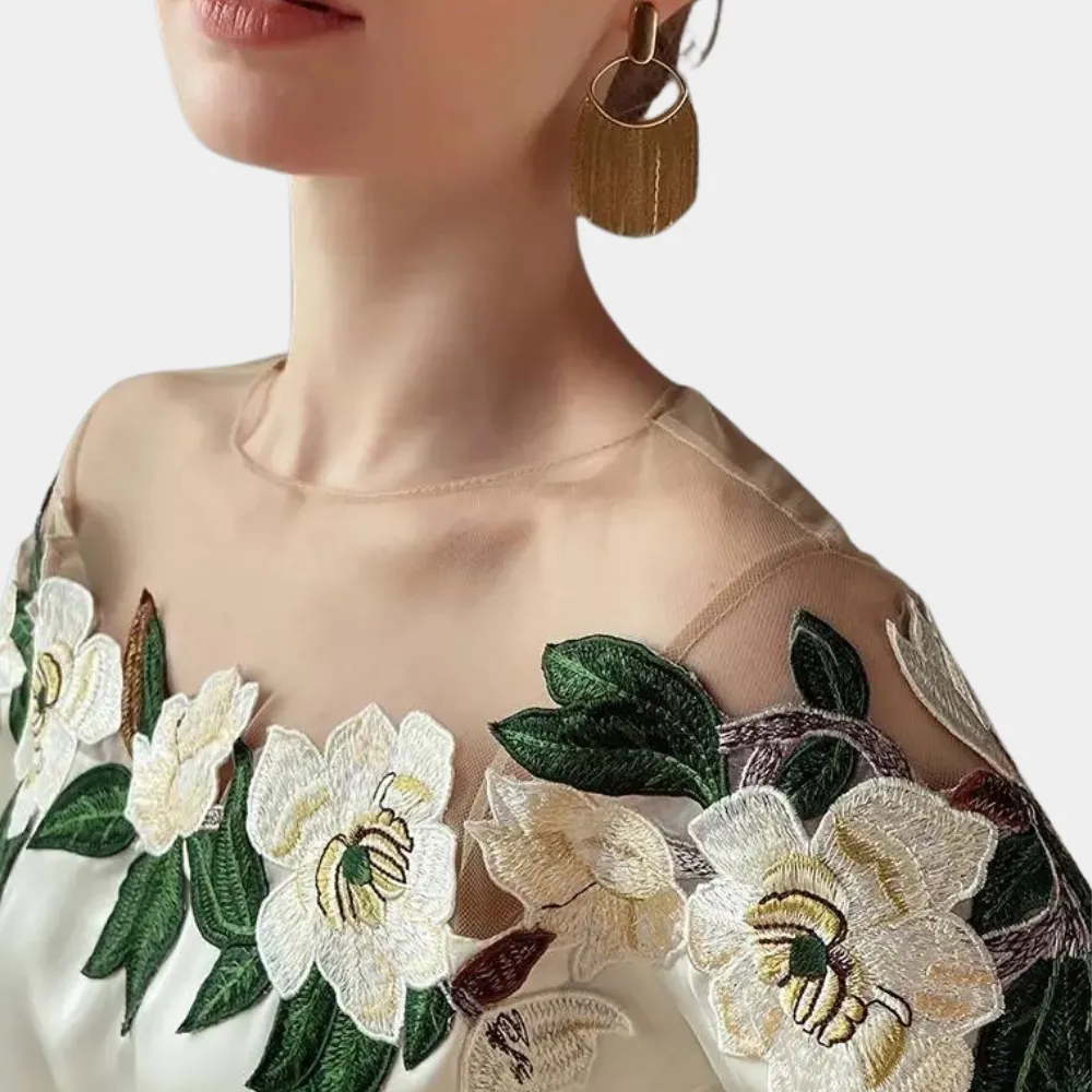 Elegante gebloemde damesblouse