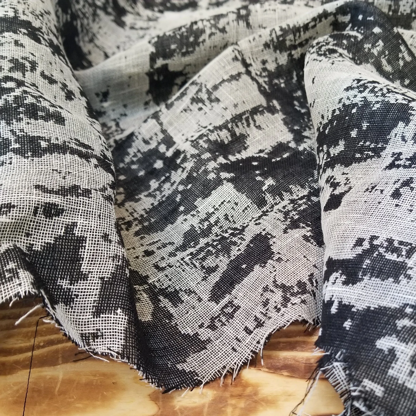 End of BOlt: 1.5 yards of Designer Deadstock Linen Grunge Double Gauze Jacquard Black and Gray Woven- remnant