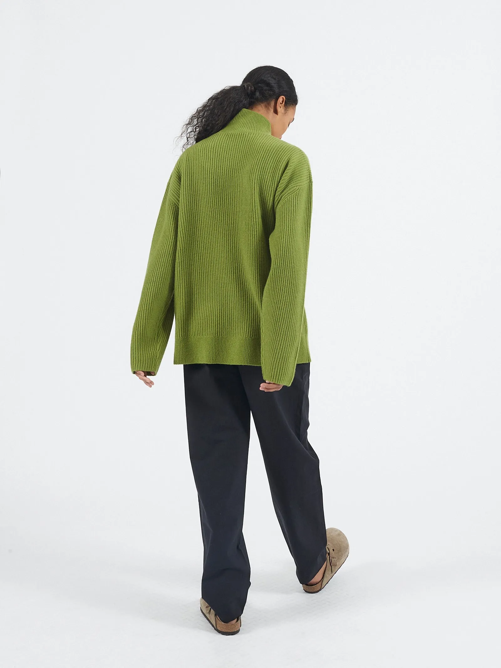 Ribbed Mockneck in Grass