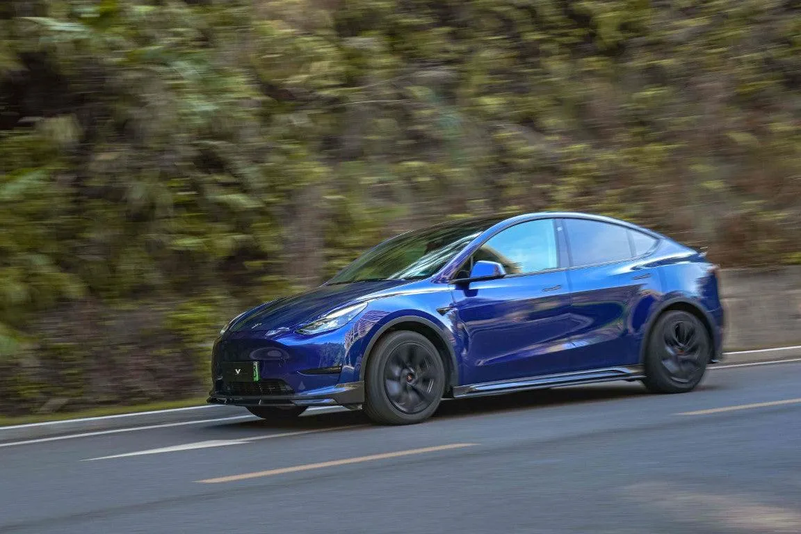 Ventus Veloce Side Skirts for Tesla Model Y/P 2020-ON Pre-preg Carbon Fiber
